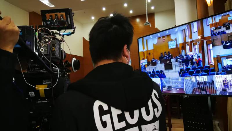 AI生成VS人工创意——皇姑区广告片拍摄公司的技术浪漫主义实践